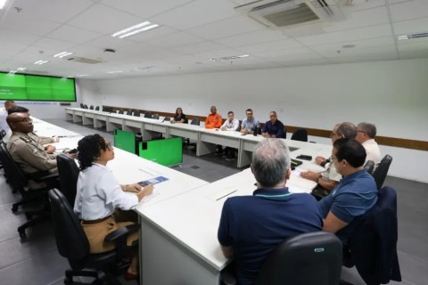 Representantes da Fifa visitam centro de inteligência da SSP e discutem segurança para Copa Feminina na Bahia